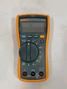 Fluke 117 True RMS Digital Multimeter, 600V CAT III, VoltAlert, Backlit Display