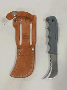 Buck 810 USA Skinner Knife, 4" 420HC Blade, Combo Edge, Leather Sheath, Dynaflex Handle