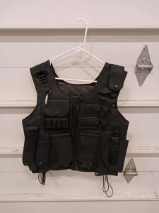 MFH Black Tactical Vest, Adjustable, Multiple Pockets, D-Ring, Fits M-XL, Utility Load-Bearing