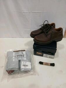 Prop&eacute;t Rustic Walker Men's Walking Shoes, Size 9.5 D, Brown Nubuck, Includes New Socks & Laces
