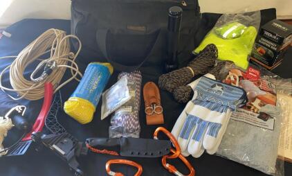 ***WTSHTF*** Complete Emergency Survival Utility Kit &ndash; Duffel Bag, Paracord, Carabiners, Gloves, ( V )Flashlight