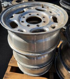 GM 16x6.5 8-Lug Aluminum Alloy Truck Wheel, Fits Silverado/Sierra/Express/Savana