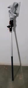 Manual Extendable Pole Saw/Pruner with Telescoping Fiberglass Pole and Bypass Pruner