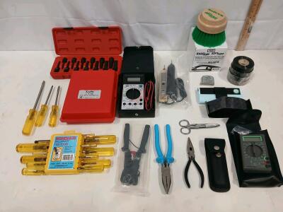 Bondhus Hex Driver Set, Xcelite Nutdrivers, Wavetek Multimeters, Pliers, Raggtopp Brush, Tool Lot