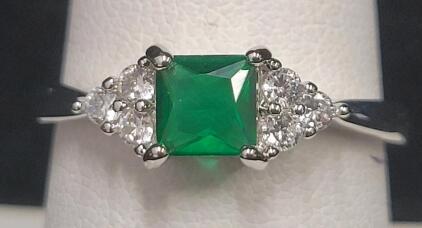 Green Emerald Square Cut Faceted Gemstone, Size 8