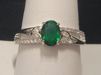 Green Emerald Oval Cut Faceted Ring, Size 10 on .925 Ring