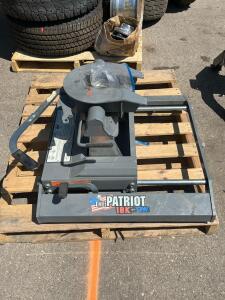 B&W Patriot 18K Fifth Wheel Hitch, 18,000 lbs. Capacity, Fits Industry Standard Rails