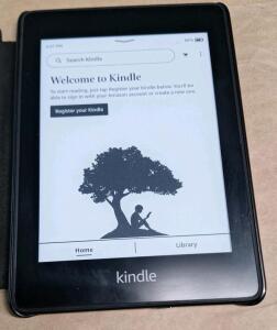 (1) Amazon Kindle Paperwhite 10th Gen, W/ Case, W/O Charger