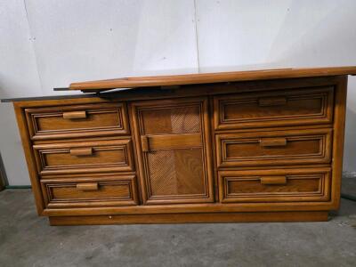 1980s Oak Dresser with Mirror, 6 Exterior Drawers, 3 Internal Drawers, Traditional Design