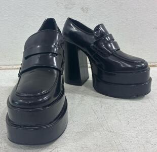 STEVE MADDEN Shoes ( size 8.5) see photo for more detail.