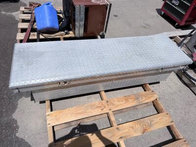 Aluminum Diamond Plate Crossover Truck Tool Box, 70" x 20" x 12", 8.4 cu. ft. Capacity