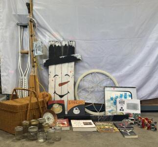 Mixed Lot &ndash; Cookbooks, Kitchen Accessories, Decor, & More