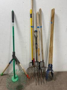 (5) Pitchforks, (1) Post hole digger, (1) Grabber, (1) Hedge clipper