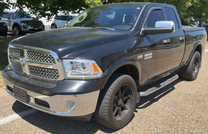 2013 RAM 1500 - LEATHER SEATS - 4X4!