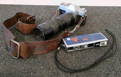 Mamiya/Sekor 500 DTL 35MM SLR & Auto Zoom Lens; Minolta Pocket Pak 440E 110 Camera SN 376409