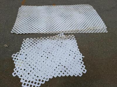 White Vinyl Lattice Panels, 4x8 ft, Decorative Diamond Design, 2 Panels, One Broken
