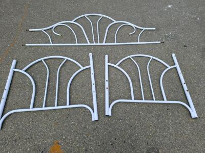White Metal Curved Scrollwork Twin/Full Bed Frame &ndash; Headboard, Footboard & Side Rails Vintage Style