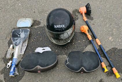 Schwinn Gel Comfort Bike Seat Cushions, Raider Full Face Helmet, Rotary Brushes, Cleaning Kit