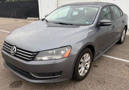 2013 VOLKSWAGEN PASSAT - FWD!