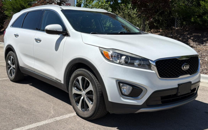 2017 KIA SORENTO - 4x4!