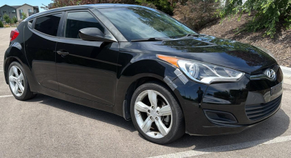 2013 HYUNDAI VELOSTER - 6 SPEED MANUAL!