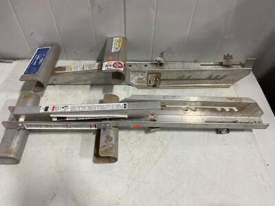 Werner AC10-14-02S Short Body 2-Rung Ladder Jack, Aluminum, 2006 Model