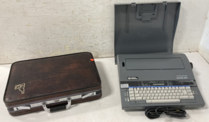 Smith/Corona Deville 650 Spell-Right Dictionary & Breifcase