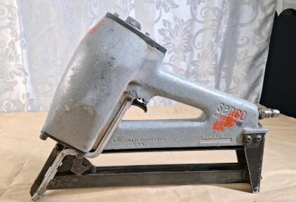 (1) Vintage Senco SN-III Pneumatic Framing Nailer