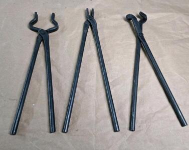 (1) 3-Piece Iron Tong Set