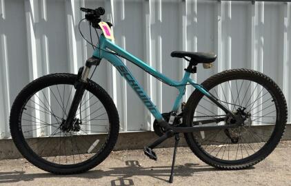 Schwinn Hardtail Mountain Bike, Aluminum Frame, 27.5" Wheels, Disc Brakes, 21-Speed
