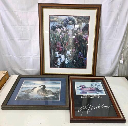 J. Mobley 1985-86 Federal Duck Stamp Print &ndash; Signed Framed Wildlife Art 24"x18"