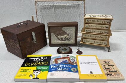 Vintage box lot!!! Vintage 45 RPM Decca Vinyl Records Collection in Wooden Storage Box w/ Handle & Latch