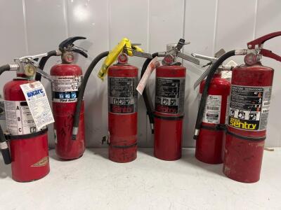 Amerex B402 Fire Extinguisher, 5 lb ABC Dry Chemical, 3-A:40-B:C, SN-850403, 2001 USA