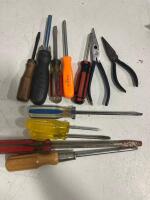 Mixed Hand Tool Set with Screwdrivers, Wrenches, Pliers, Hammer, Saw, Hardware & Plastic Toolbox - 2