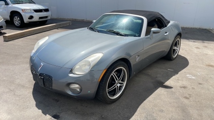 2006 Pontiac Solstice-Low Miles-Leather Seats!