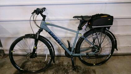 Giant Toughroad SLR 2 Hybrid Bike, 700c Wheels, Disc Brakes, Suspension Fork, Topeak Rack Bag