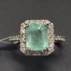 $3270 14K Colombia Emerald(2.5ct) Diamond(0.26ct) Ring