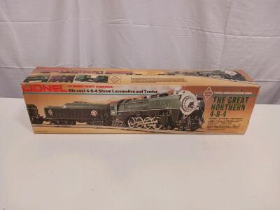 Lionel Great Northern 4-8-4 O Gauge Steam Locomotive and Tender
