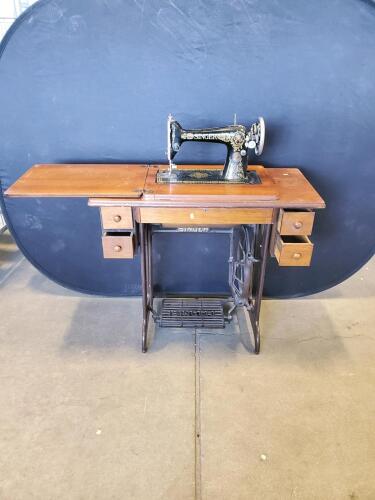 Singer Model 66 Treadle Sewing Machine, 1920, Ornate Decals, Wooden Cabinet, Serial G8140577