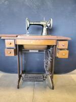 Singer Model 66 Treadle Sewing Machine, 1920, Ornate Decals, Wooden Cabinet, Serial G8140577 - 3