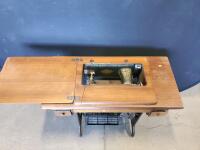 Singer Model 66 Treadle Sewing Machine, 1920, Ornate Decals, Wooden Cabinet, Serial G8140577 - 13