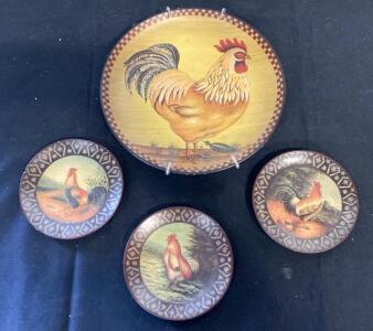 Set of 4 Vintage Hand-Painted Wood Rooster Decorative Plates &ndash; Farmhouse Wall Display ( SP3 )
