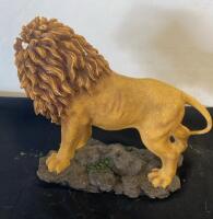 Westland Giftware Lion Figurine #2647, 10"x7" Resin Statue, 2002 Wildlife Collection- Chipped - 2