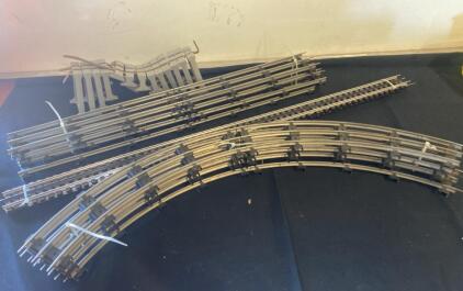 O Gauge Train Track Set with 7 Straight and 7 Curved Sections, Includes 14 Plastic Risers ( R2 )
