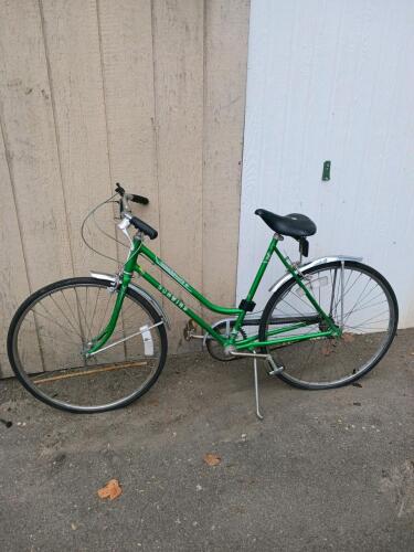 Schwinn Collegiate 3 Ladies Step-Through Bicycle, 3-Speed Internal Hub, Green