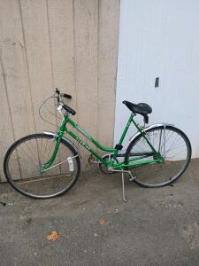 Schwinn Collegiate 3 Ladies Step-Through Bicycle, 3-Speed Internal Hub, Green