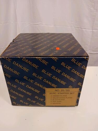 Blue Danube 20-Piece Porcelain Dinnerware Set, No. 25/SS, Original Box