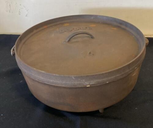 Lodge 14-Inch 10-Quart Cast Iron Deep Camp Dutch Oven with Lid ( R12 )