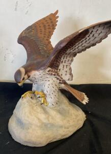 Ski Country Kentucky Bourbon Bird Falcon Decanter 750ml 80 Proof, 1975&ndash;1985, St. Louis MO ( R12 )