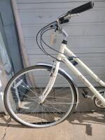 Schwinn Gateway Step-Through 7-Speed City Bike, 700c Wheels, Comfort Saddle, Fenders, Rear Rack - 2